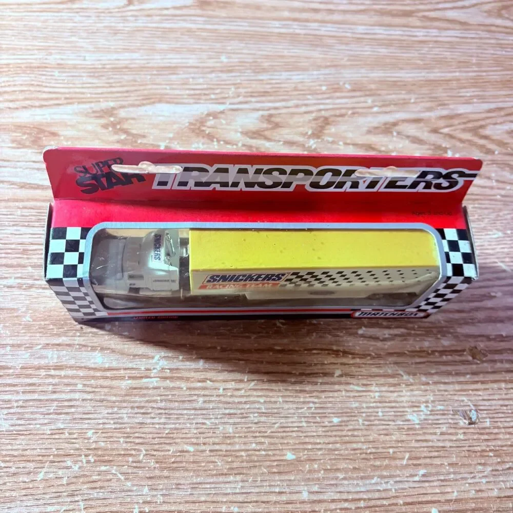 Matchbox Super Star Transporters Snickers Racing Team NIB.